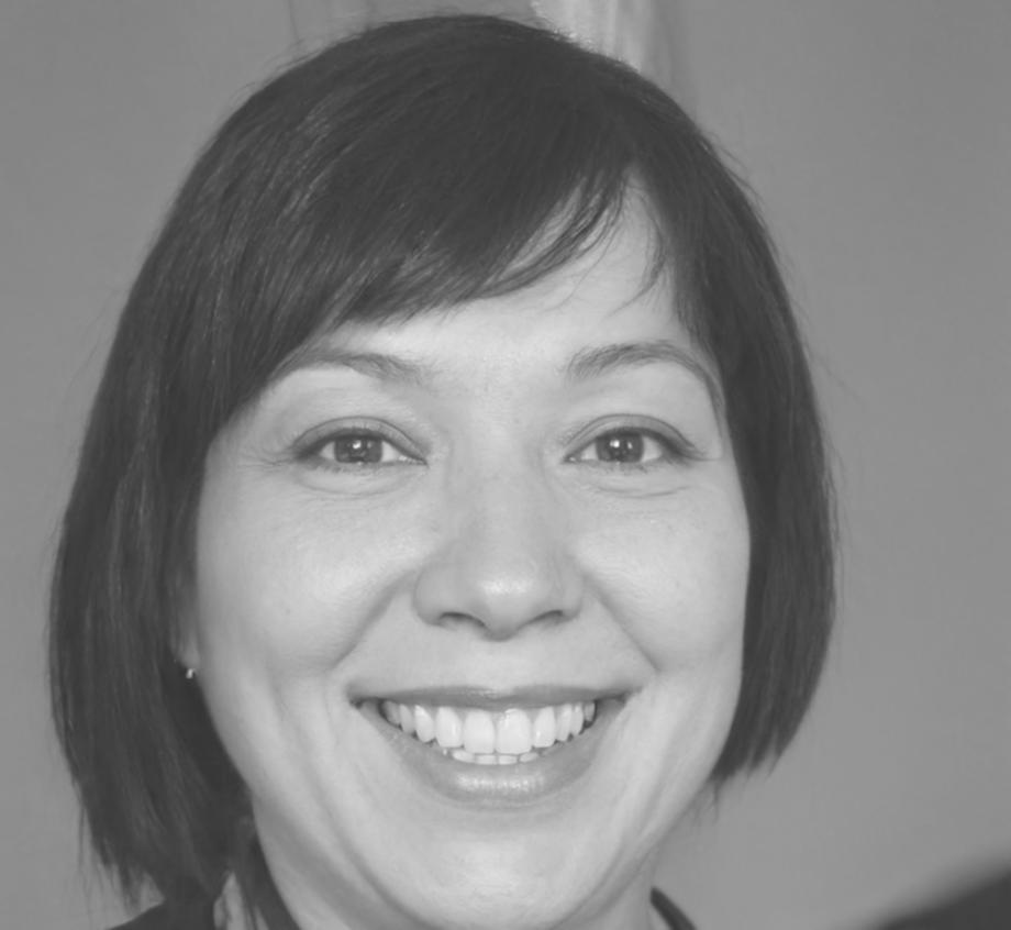 Sarah Chen, Senior Financial Advisor